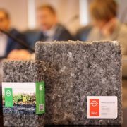 Empresa checa inicia gestiones con el GORE para instalar planta de reciclaje textil, requiriendo terrenos en Alto Hospicio