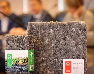 Empresa checa inicia gestiones con el GORE para instalar planta de reciclaje textil, requiriendo terrenos en Alto Hospicio