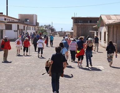 Salitrera Humberstone y Santa Laura, deslumbran a turistas de Cruceros al recorrerlas y conocer el ciclo del salitre