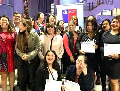 Escuela de Mujeres Líderes permitió democratizar acceso al conocimiento con perspectiva de género, en espacios laborales