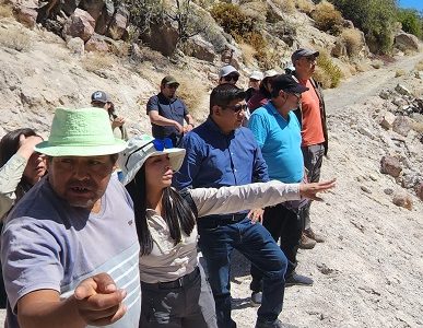 Gabinete del Agro se reunió con vecinos de Miñita, comuna de Huara, para abordar temas como plagas y necesidades de riego