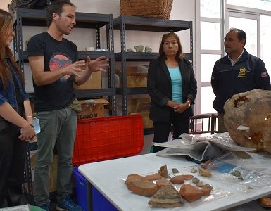 Proyecto FIC Huantajaya inicia trabajo para catalogar 300 pieza de colección histórica resguardada por la Municipalidad de Alto Hospicio