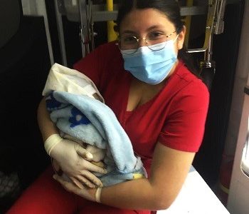 Vida y muerte en Colchane: Mujer da a luz en la posta  y otra fallece al cruzar la frontera entre Bolivia y Chile, sin que hasta ahora sea identificada
