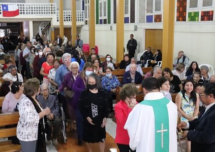 Pampinos, emocionados, repletaron la Iglesia Pampina durante la Misa del Recuerdo, que dio inicio a la Semana del salitre 2022