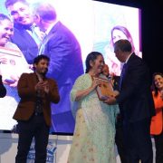 En sesión solemne con entrega de reconocimientos, Municipalidad del Iquique chileno, conmemoró 143 años