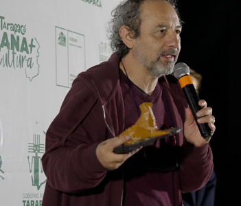 Actor Daniel Muñoz fue galardonado por su trayectoria al término del Festival Internacional de Cine en Iquique, realizado en Cavancha