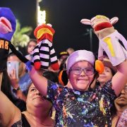 Rescatando Tradiciones: Centenares de familias se instalaron en Playa Brava para disfrutar “La Navidad Mágica de Tarapacá”, en su segunda versión