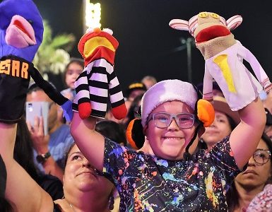 Rescatando Tradiciones: Centenares de familias se instalaron en Playa Brava para disfrutar “La Navidad Mágica de Tarapacá”, en su segunda versión