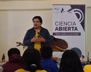Paleontólogo iquiqueño expuso a estudiantes de La Tirana sobre megafauna que habitó en la pampa del Tamarugal hace miles de años