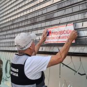 Dos concurridos locales de la Península de Cavancha, quedaron con prohibición de funcionamiento por presencia de baratas