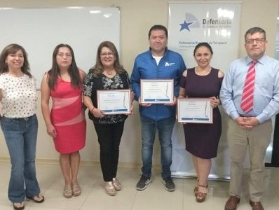 Defensoría Regional de Tarapacá entregó diplomas a distinguidos integrantes de su equipo, Escogidos el 2022 en el “Eje desempeño Destacado”