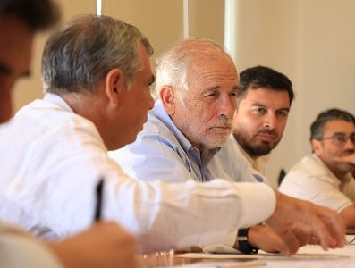 Alcalde Soria y ministro de Vivienda evalúan avances del proyecto Nuevo Iquique, que involucra a Lobito y Alto Playa Banca