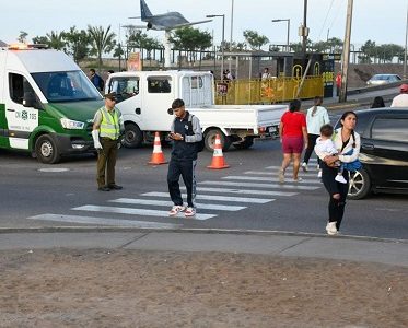 Súper Lunes en Alto Hospicio: Alcalde  Ferreira inspecciona funcionamiento de semáforos y desplazamiento vehicular de importantes arterias