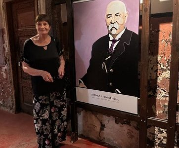 Bisnieta del empresario salitrero que da el nombre a la Salitrera Humberstone, recorrió la Oficina junto a su familia