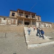 Bienes Nacionales, Consejo de Monumentos Nacionales y Corporación de Desarrollo de Tarapacá resguardan patrimonio del antiguo hospital de Pisagua