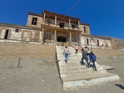 Bienes Nacionales, Consejo de Monumentos Nacionales y Corporación de Desarrollo de Tarapacá resguardan patrimonio del antiguo hospital de Pisagua