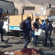 Cursan dos sumarios sanitarios, infracciones y decomiso de alimentos, en fiscalización al comercio informal que se instala en las inmediaciones de Zofri