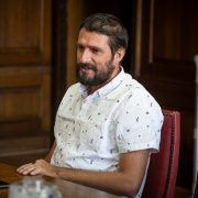 Diputado Ramírez ofició a la Contraloría por eventual irregularidad en contratación de funcionario municipal, quien sería esposo de hija del alcalde de Pica