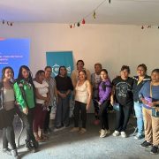 Mujeres de “El Boro” participan de encuentro con la Seremi de la Mujer para conocer los alcances de la nueva Ley de Responsabilidad Parental