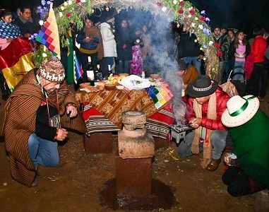 Emotiva ceremonia ancestral del Willka Kuti 5531, se realizó en el cerro Huantajaya, de Alto Hospicio, para esperar los primeros rayos del sol