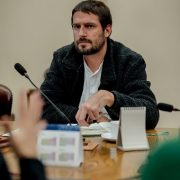 Para Diputado Ramírez prisión preventiva para el alcalde Jadue “es una persecución política evidente”, por atreverse a “cambiar la lógica del sistema neoliberal”. 