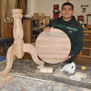 Internos del penal de Alto Hospicio, transforman en muebles 62 toneladas de madera, iniciativa impulsada por ITI y empresa Recynor