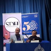 Abogado Nelson Caucoto alerta sobre el peligro del negacionismo «que ha estado presente desde siempre en Chile»