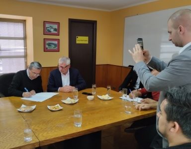 Empresa de la República Checa checa busca disminuir trámites para poder operar en el rubro textil junto a usuarios de la Zona Franca de Iquique
