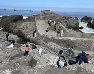 Como una muestra del compromiso por el  cuidado del medioambiente, ZOFRI lideró campaña de  limpieza de playa en sector norte