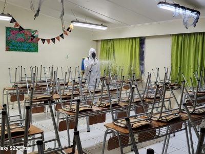 Sanitizan 10 establecimientos municipales en Pozo Almonte, tras dos casos confirmados de meningitis detectados en esa comuna