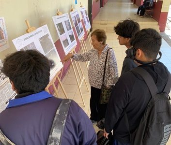 Corporación Pisagua que reúne a ex prisioner@s de la dictadura montó exposiciones en dos establecimientos educacionales