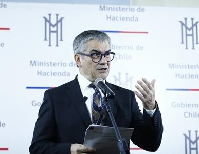 Gobierno presenta paquete de medidas para prevenir sobrendeudamiento de las personas. Proyecto se enviará al Congreso para su discusión