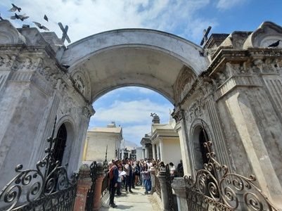 Investigación autogestionada e interdisciplinar de profesionales iquiqueños, para rescatar la Memoria que evidencian tumbas y mausoleos del Cementerio N° 1