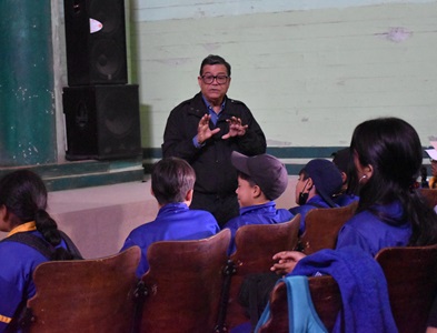 Estudiantes de Iquique y Alto Hospicio recorren Salitrera Humberstone para aprender sobre la historia y el patrimonio regional