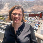 Doctora del Instituto de Tecnología de Massachusetts MIT gestiona solución para residuos textiles en Tarapacá