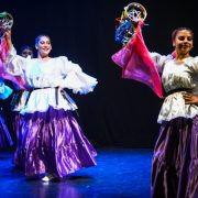 En XI aniversario Conjunto Nuestras Raíces presentó magistral montaje artístico de la historia de la Virgen de La Tirana