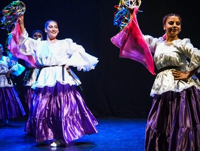 En XI aniversario Conjunto Nuestras Raíces presentó magistral montaje artístico de la historia de la Virgen de La Tirana