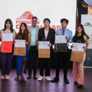 Entregan reconocimiento a 22 estudiantes del Liceo Bicentenario Minero Juan Pablo II de Alto Hospicio