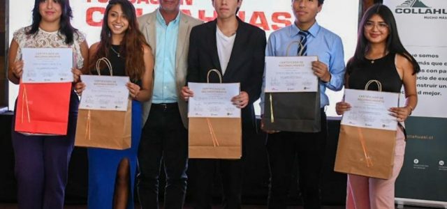 Entregan reconocimiento a 22 estudiantes del Liceo Bicentenario Minero Juan Pablo II de Alto Hospicio