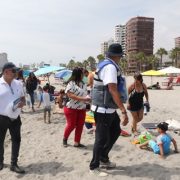 Verano Seguro: Autoridades hacen llamado para un consumo seguro de alimentos en playas para prevenir enfermedades asociadas