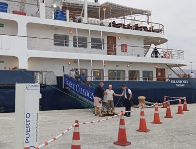 Décimo segundo Crucero de la temporada, el Island Sky recaló en Puerto de Iquique. En los próximo días, arribarán otras dos naves
