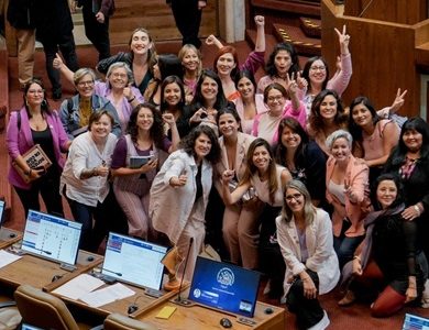 Ad-portas del 8M, Chile contará con Ley Integral contra la violencia hacia las mujeres. Congreso aprobó iniciativa de forma transversal