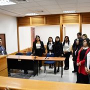 Para conocer su funcionamiento, estudiantes de derechos de la UNAP, visitaron el Tribunal de Juicio Oral de Iquique
