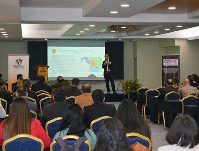 Expertos nacionales y regionales expusieron en semanario, sobre el impacto del crimen organizado y su vínculo con el contrabando y el comercio ilícito