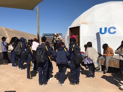 Visita de estudiantes al oasis de niebla “Alto Patache”,  primera actividad del Convenio Cecrea y Explora que permite aunar arte y ciencia