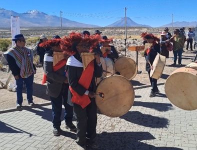 Inaugura pavimentos participativos en el pueblo de Escapiña,  comuna de Colchane, correspondiente al plan de inversión sectorial para 10 localidades de comuna fronteriza
