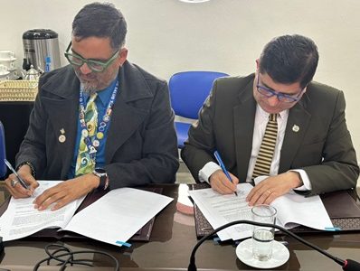 Convenio mancomunado en pro de la salud pública, firma la SEREMI de Salud de Tarapacá con la Universidad  Arturo Prat.
