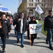 CUT y  Mesa del Sector Público entregan carta al presidente Boric  y acusa «incomprensible demora e incumplimiento de plazos comprometidos en diversas Mesas de Trabajo»