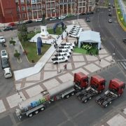  Flota vehicular moderna, consiste en camiones, remolques y camionetas para los distintos servicios, recibió Municipalidad de Iquique