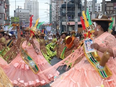 Fe y devoción en comunidad boliviana al celebrar fiesta en honor del Tata Santiago de Bombori